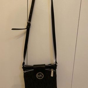 Michael Kors crossbody wallet bag